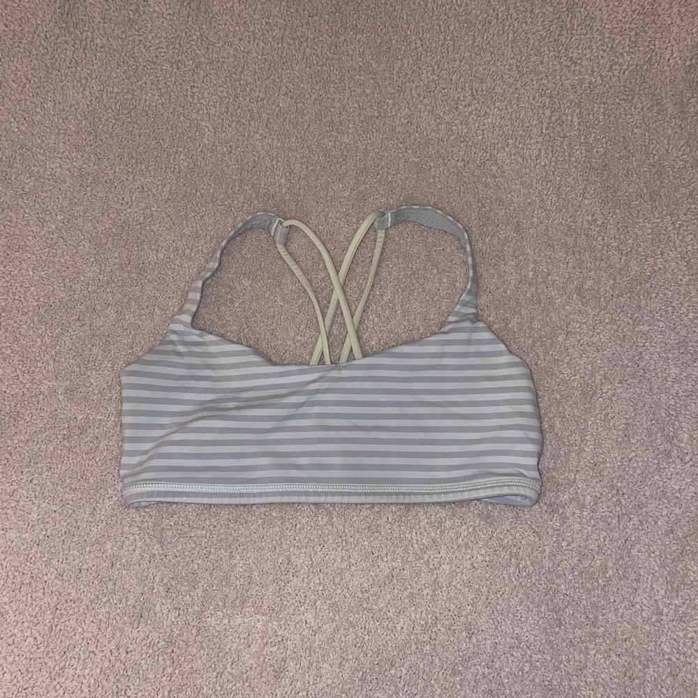 Lululemon sports bra